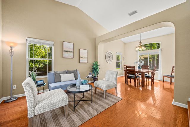 953 Carter St, Folsom, CA 95630