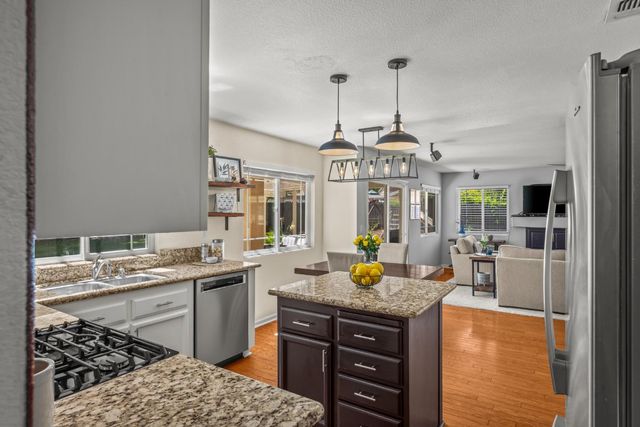 953 Carter St, Folsom, CA 95630