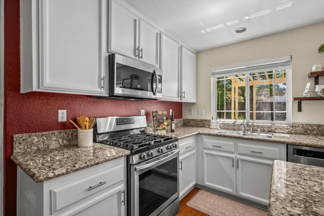 953 Carter St, Folsom, CA 95630