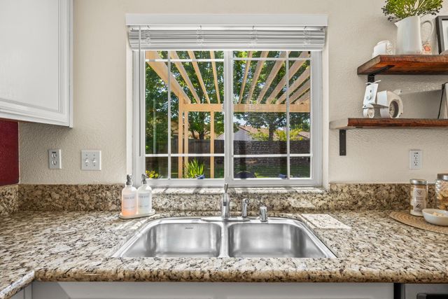 953 Carter St, Folsom, CA 95630