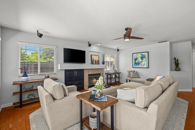 953 Carter St, Folsom, CA 95630