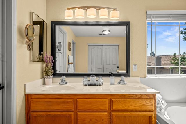 953 Carter St, Folsom, CA 95630