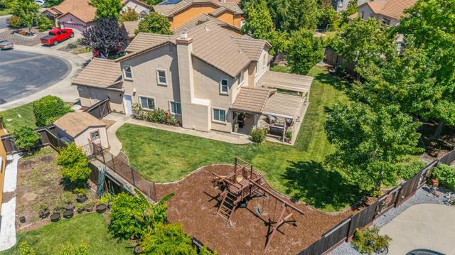 953 Carter St, Folsom, CA 95630
