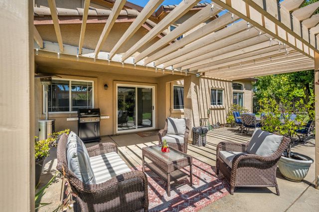 953 Carter St, Folsom, CA 95630