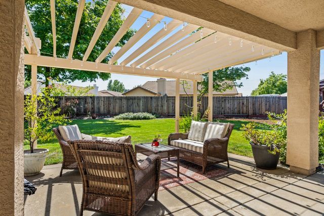 953 Carter St, Folsom, CA 95630