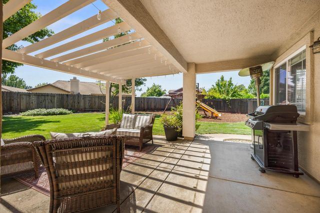 953 Carter St, Folsom, CA 95630