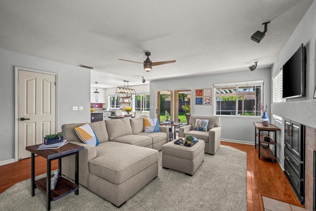 953 Carter St, Folsom, CA 95630