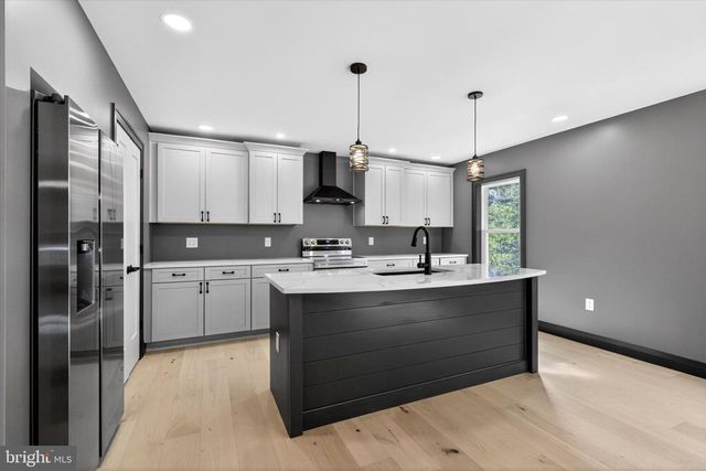 591 BELLE VISTA DR, Enola, PA 17025