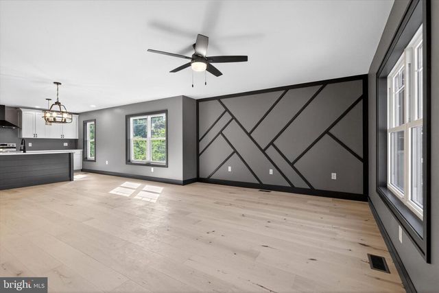 591 BELLE VISTA DR, Enola, PA 17025