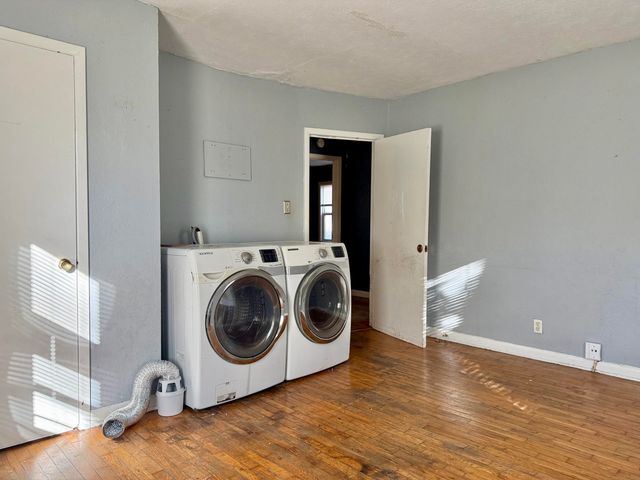 2822 E Cherry Street, Springfield, MO 65802