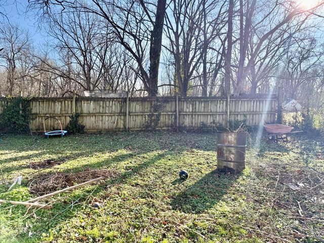 2822 E Cherry Street, Springfield, MO 65802