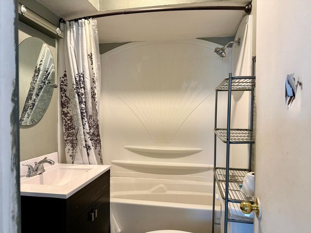 2822 E Cherry Street, Springfield, MO 65802