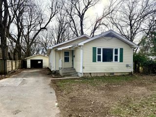 2822 E Cherry Street, Springfield, MO 65802