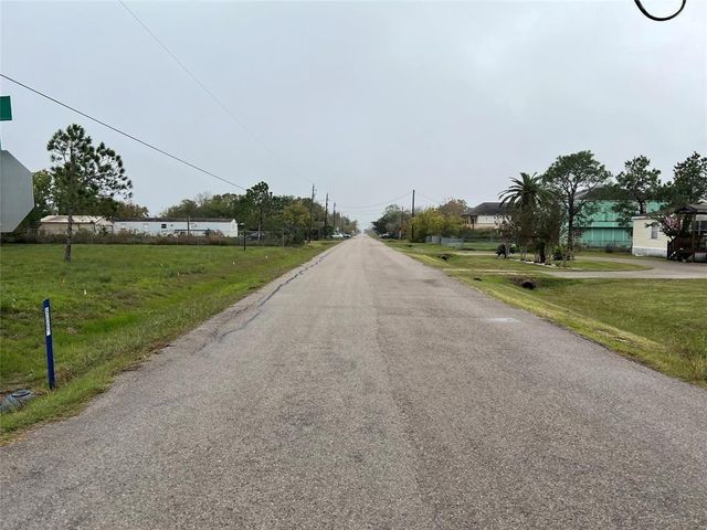 507 7th Street, San Leon, TX 77539