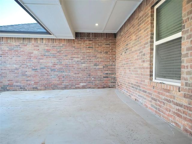8404 Stonewood Drive, Oklahoma City, OK 73135