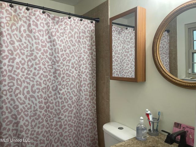 1827 Teakwood Drive, Jackson, MS 39212