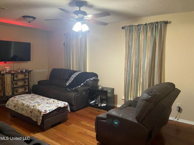 1827 Teakwood Drive, Jackson, MS 39212