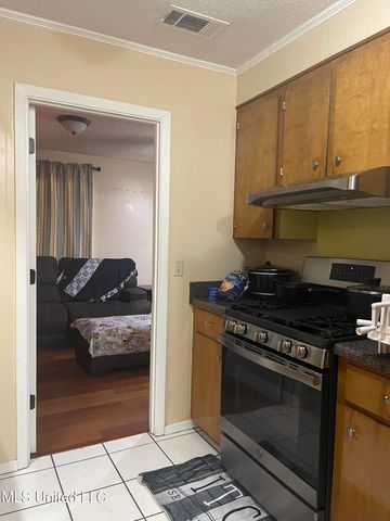 1827 Teakwood Drive, Jackson, MS 39212