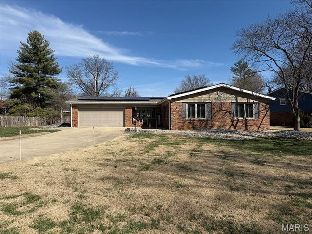 2304 Fontaine Drive, Alton, IL 62002