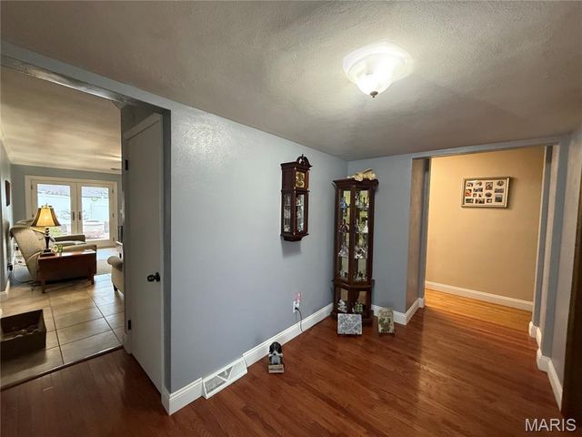 2304 Fontaine Drive, Alton, IL 62002