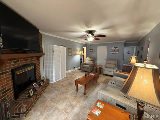 2304 Fontaine Drive, Alton, IL 62002