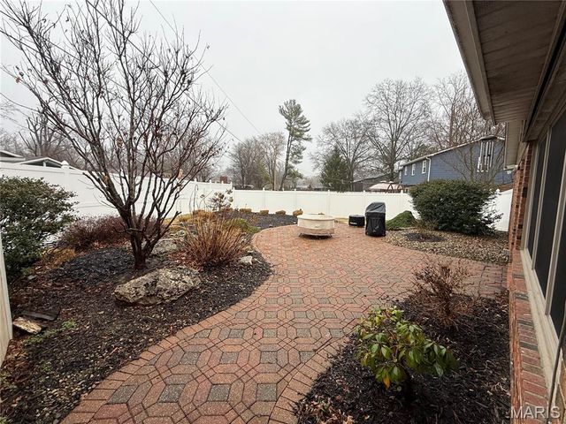 2304 Fontaine Drive, Alton, IL 62002