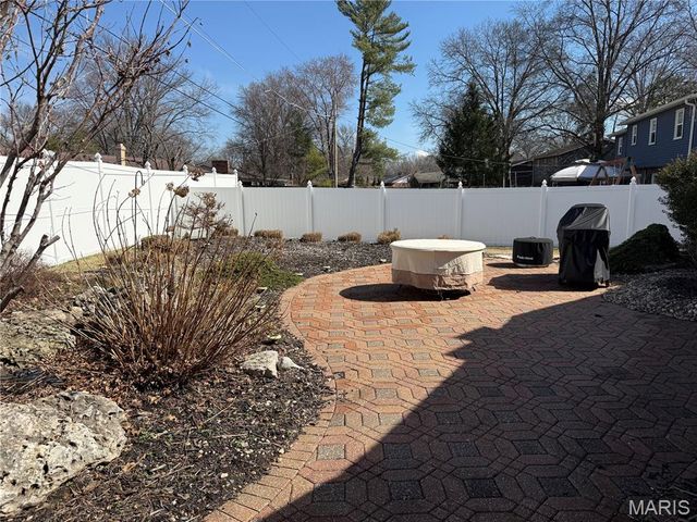 2304 Fontaine Drive, Alton, IL 62002