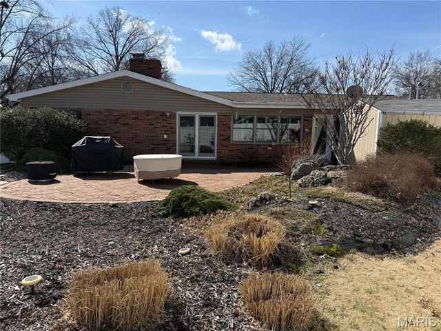 2304 Fontaine Drive, Alton, IL 62002