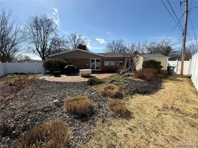 2304 Fontaine Drive, Alton, IL 62002