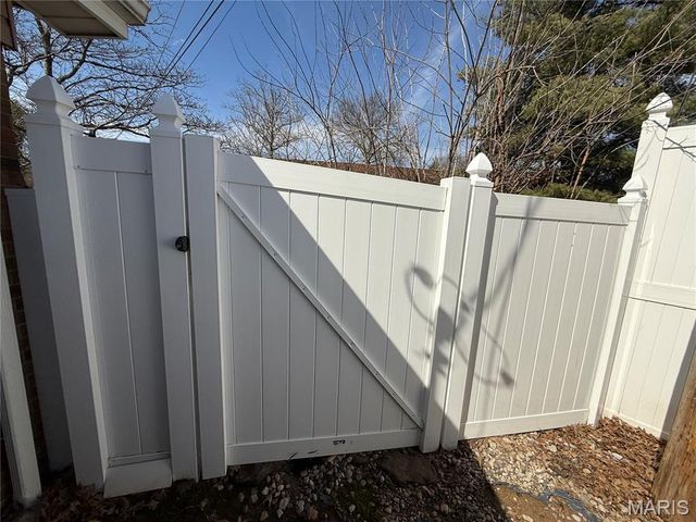 2304 Fontaine Drive, Alton, IL 62002