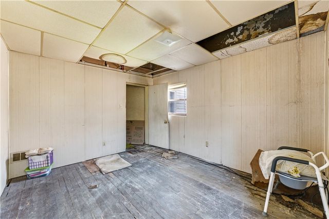 2102 N Charles St, Charles Street Valley, PA 15214
