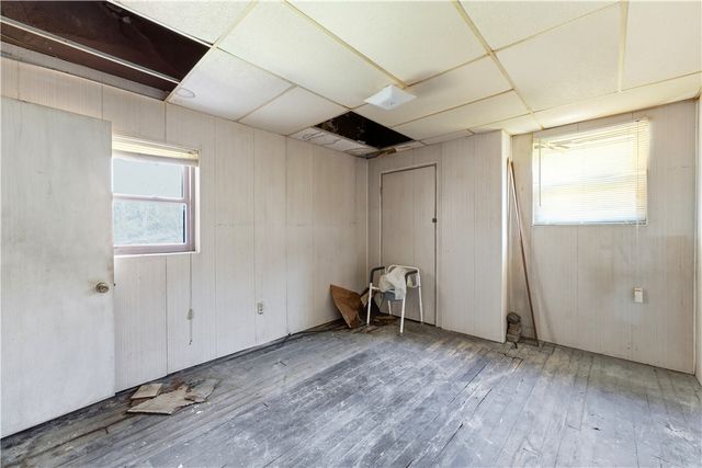 2102 N Charles St, Charles Street Valley, PA 15214
