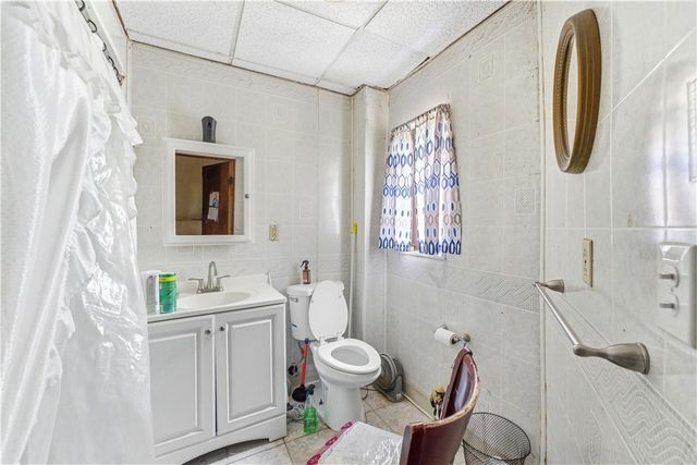 2102 N Charles St, Charles Street Valley, PA 15214