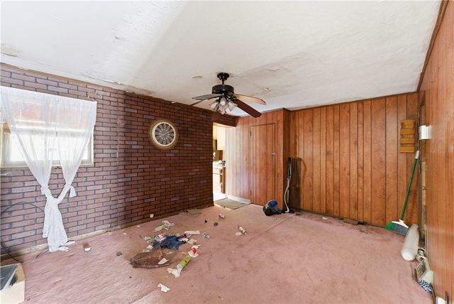 2102 N Charles St, Charles Street Valley, PA 15214