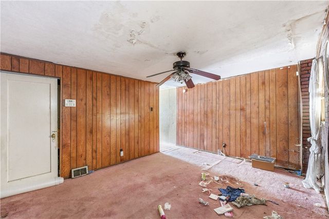 2102 N Charles St, Charles Street Valley, PA 15214