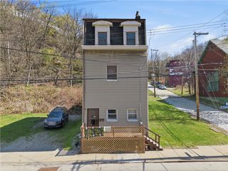2102 N Charles St, Charles Street Valley, PA 15214