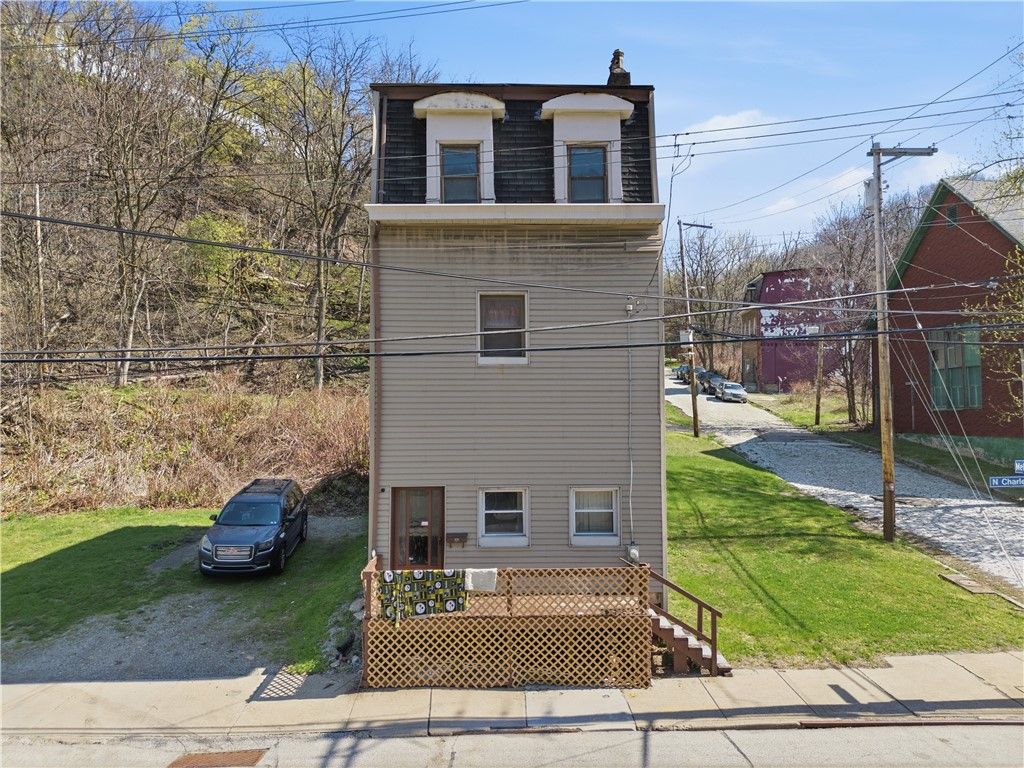 2102 N Charles St, Charles Street Valley, PA 15214