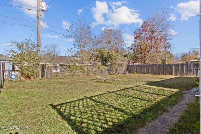 806 Dulles Drive, Lafayette, LA 70506