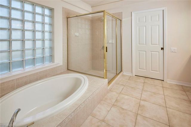 9301 Troon Lakes DR, Naples, FL 34109