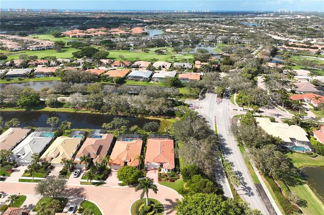 9301 Troon Lakes DR, Naples, FL 34109