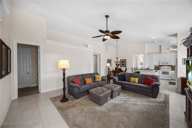 691 92nd AVE N, Naples, FL 34108