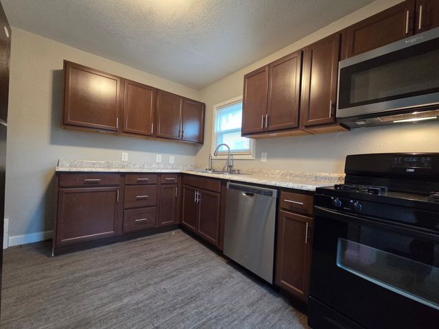 3304 12th Street, Rock Island, IL 61201