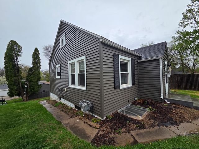 3304 12th Street, Rock Island, IL 61201