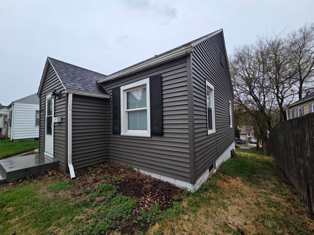 3304 12th Street, Rock Island, IL 61201