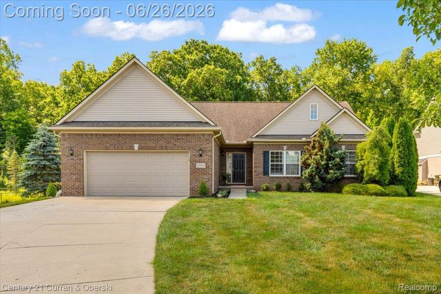 27099 Celtic Drive, Flat Rock, MI 48134