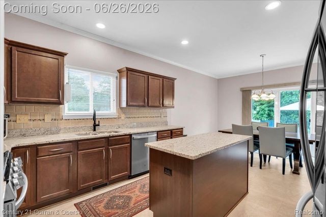 27099 Celtic Drive, Flat Rock, MI 48134