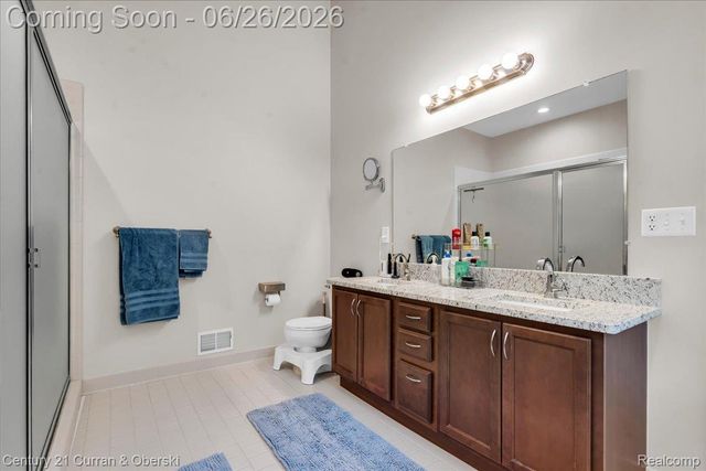 27099 Celtic Drive, Flat Rock, MI 48134