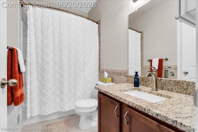 27099 Celtic Drive, Flat Rock, MI 48134