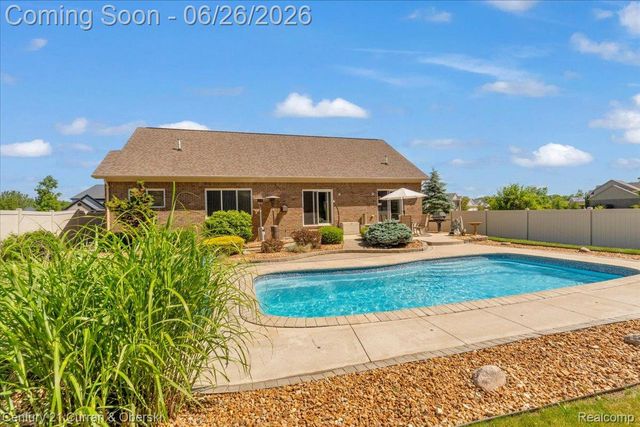27099 Celtic Drive, Flat Rock, MI 48134