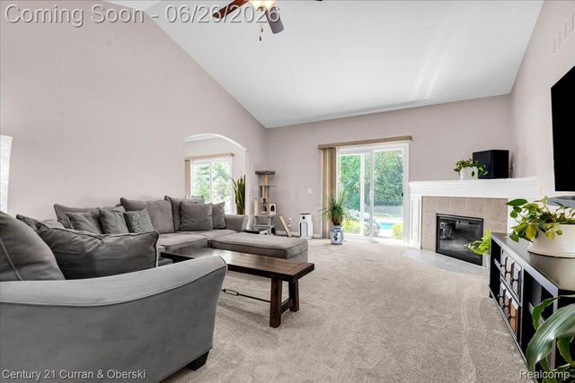27099 Celtic Drive, Flat Rock, MI 48134